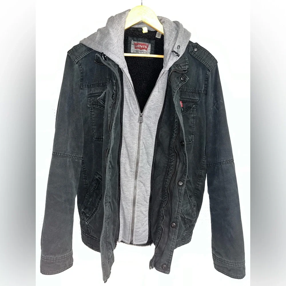 Levi’s Sherpa Lined Chore Jacket with Removable Hooded Sweatshirt; Medium Mens